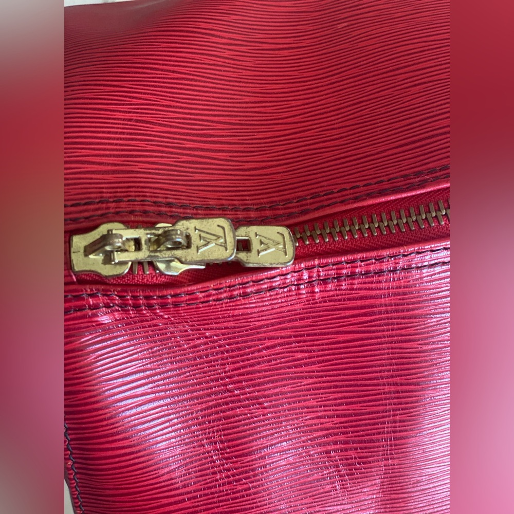 LOUIS VUITTON 'KEEPALL 60' RED EPI DUFFLE BAG - Picture 15 of 15